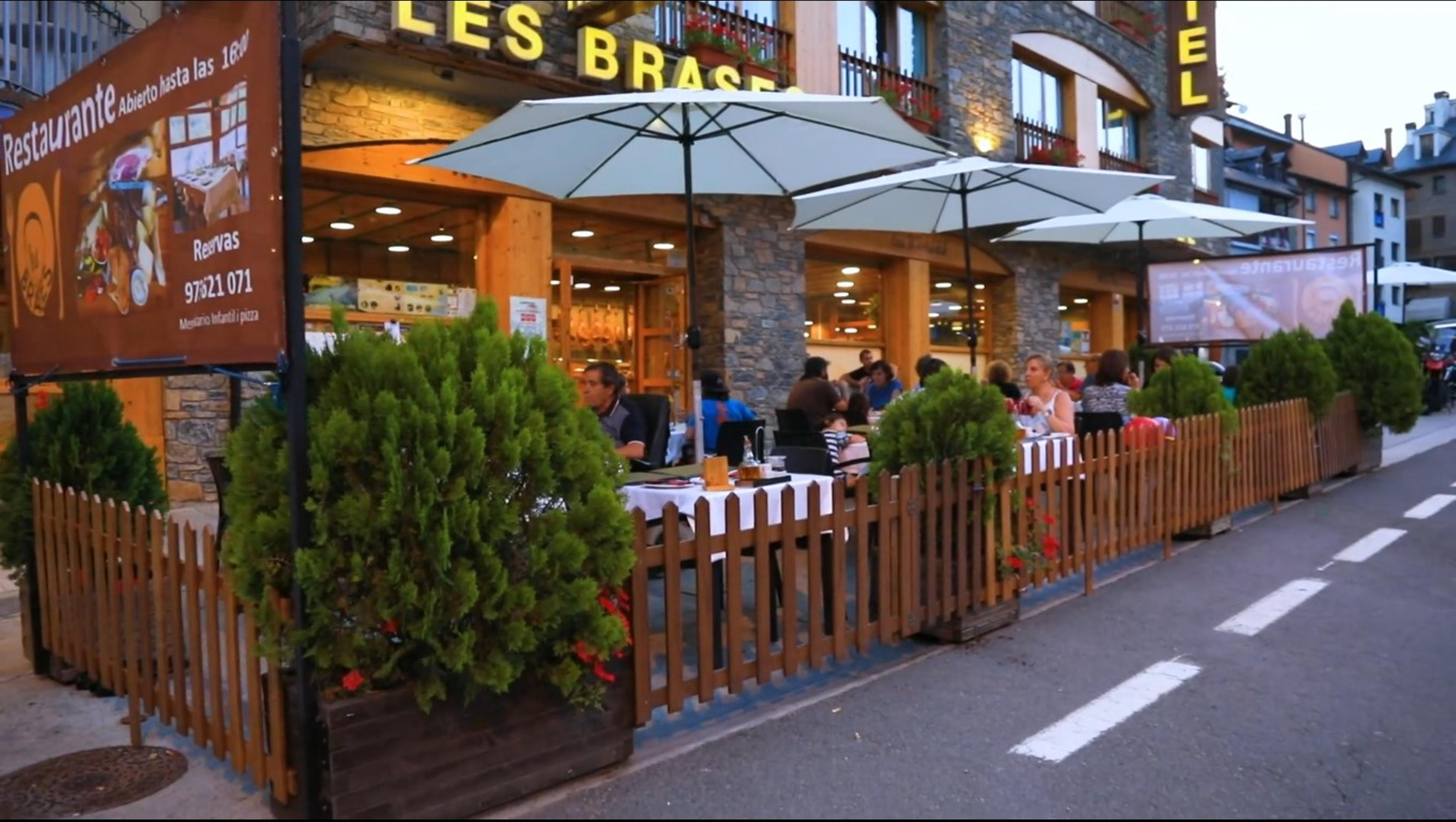 Hotel Restaurant Les Brases Sort Ngoại thất bức ảnh