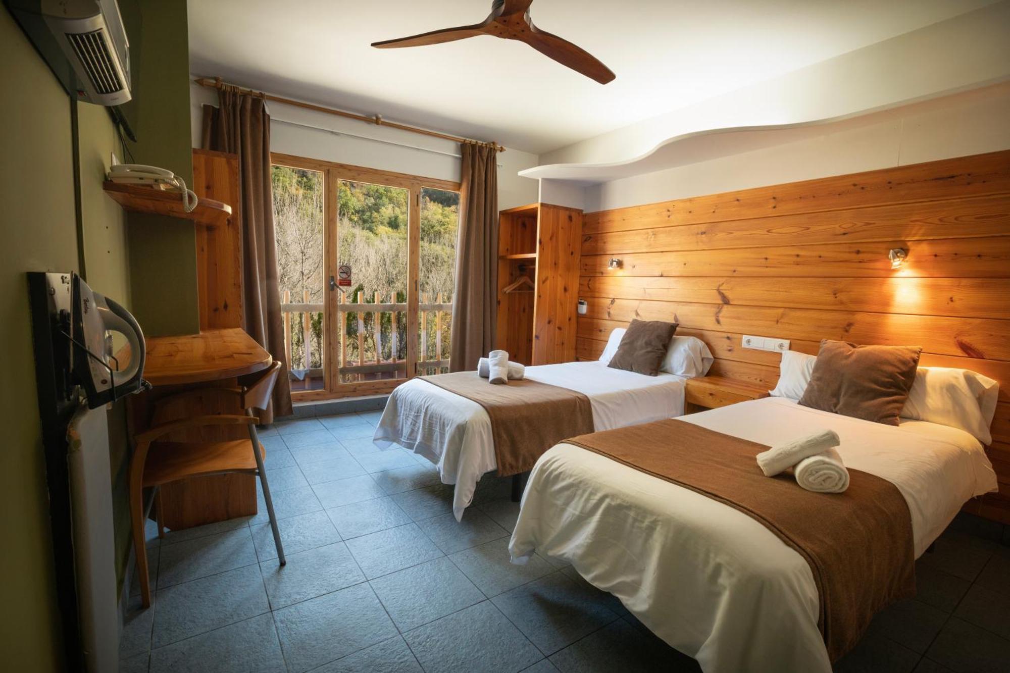 Hotel Restaurant Les Brases Sort Ngoại thất bức ảnh