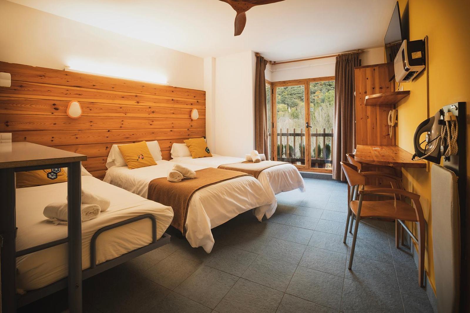 Hotel Restaurant Les Brases Sort Ngoại thất bức ảnh